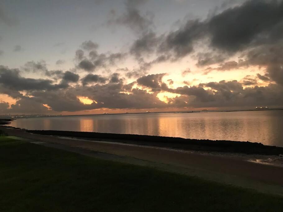 Casa Baleia, frente mar na Ilha de Itaparica!
