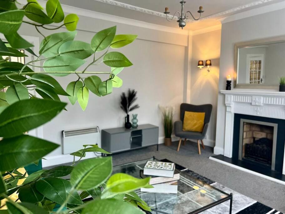 Meadows Court - Wyndale Living - Mansion Style Apt