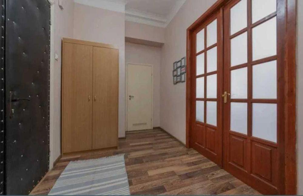 Kyiv Khreschatyk 27 Apartment view 2