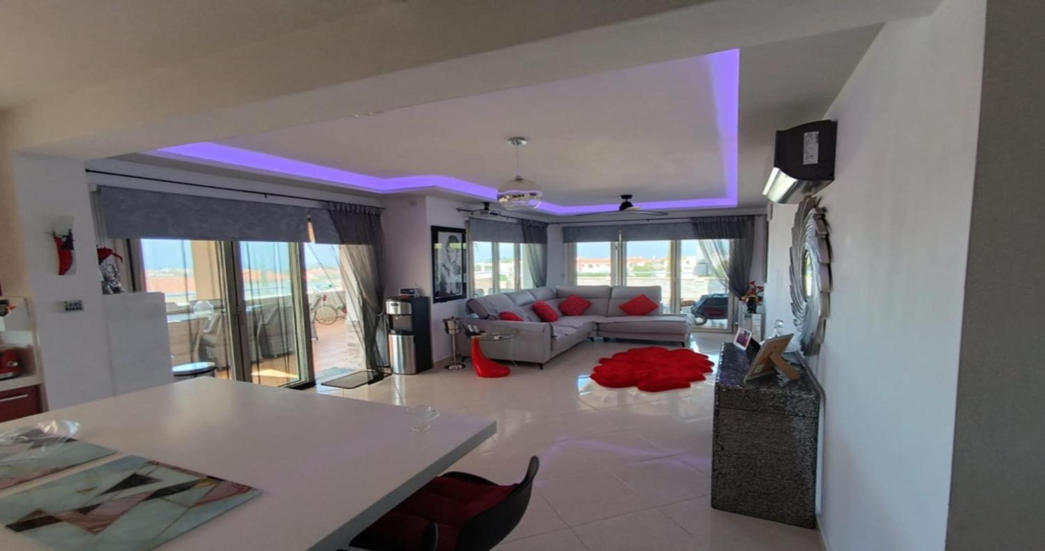 IRINI - Superior Luxury Apartment, Just 13 Minutes from Paphos