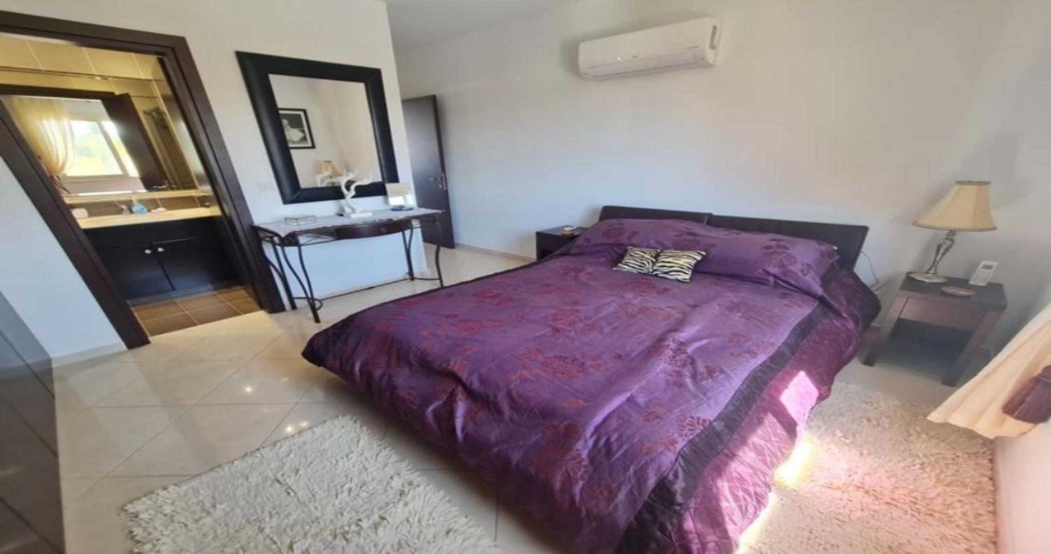 IRINI - Superior Luxury Apartment, Just 13 Minutes from Paphos