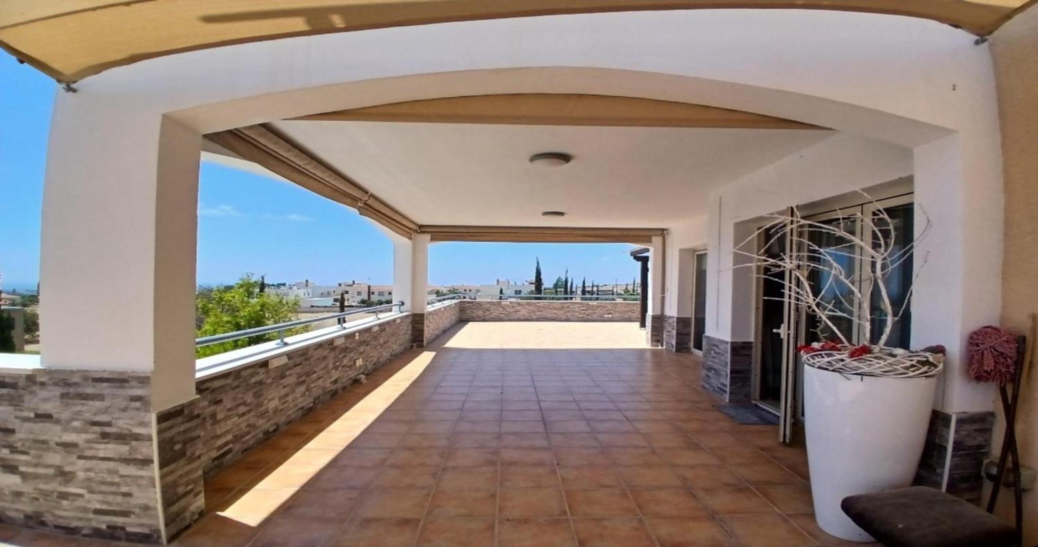 IRINI - Superior Luxury Apartment, Just 13 Minutes from Paphos