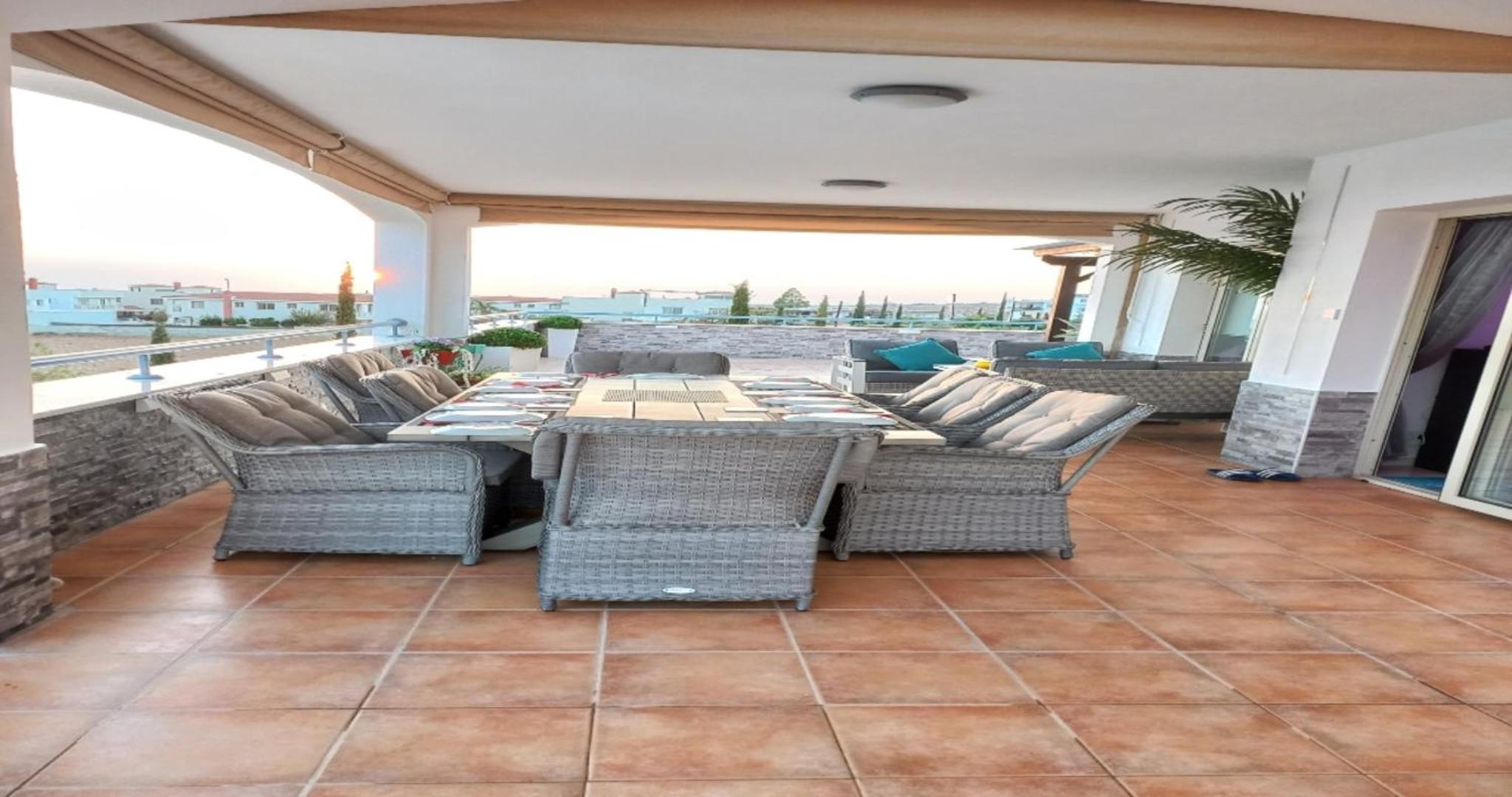 IRINI - Superior Luxury Apartment, Just 13 Minutes from Paphos