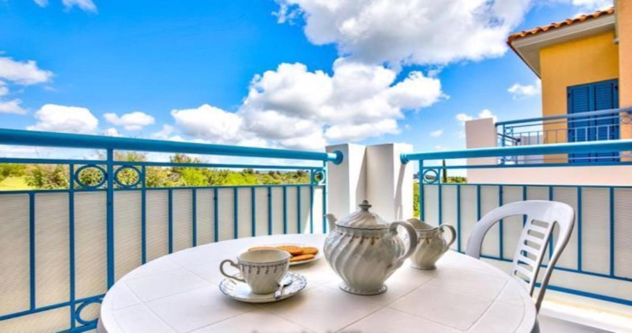 IRINI - Superior Luxury Apartment, Just 13 Minutes from Paphos