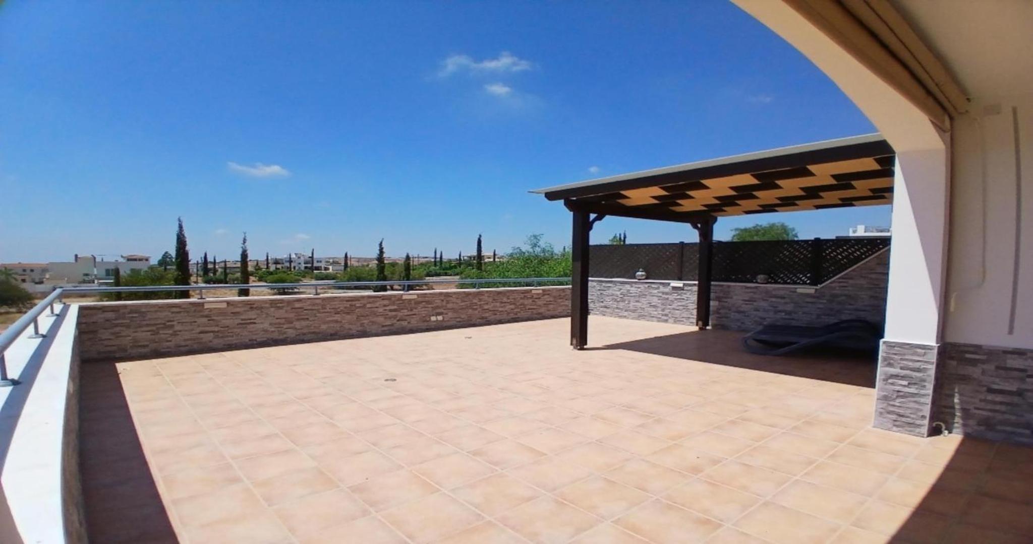IRINI - Superior Luxury Apartment, Just 13 Minutes from Paphos