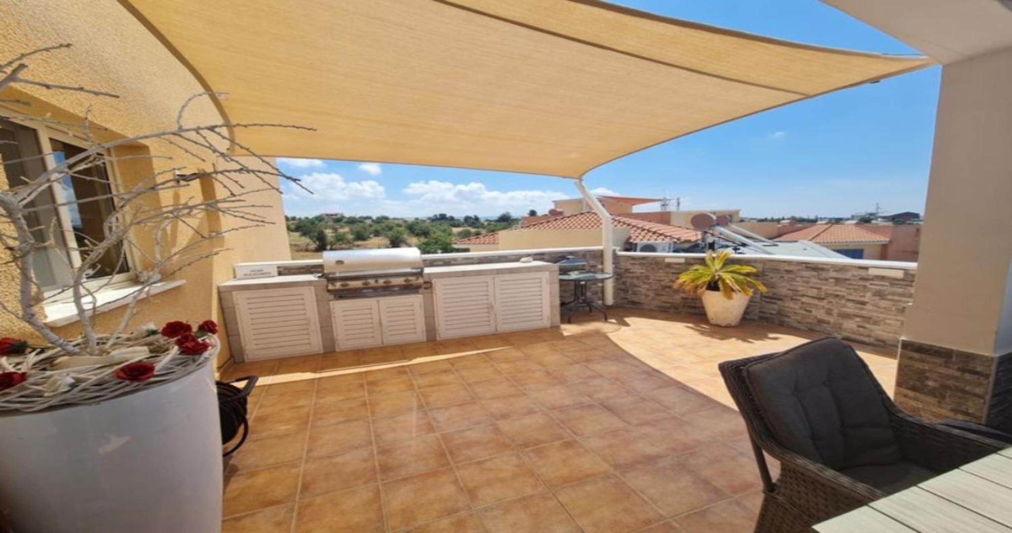 IRINI - Superior Luxury Apartment, Just 13 Minutes from Paphos