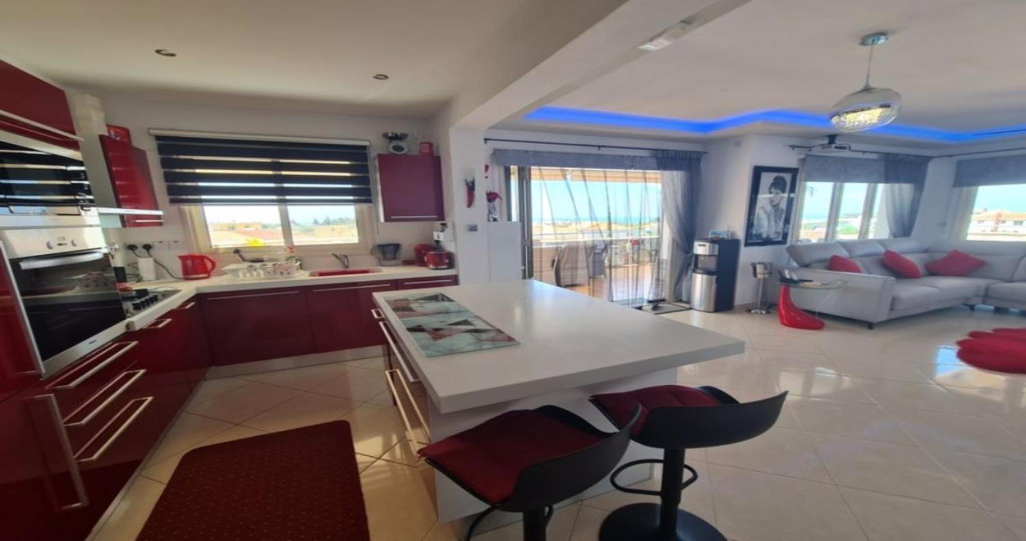 IRINI - Superior Luxury Apartment, Just 13 Minutes from Paphos
