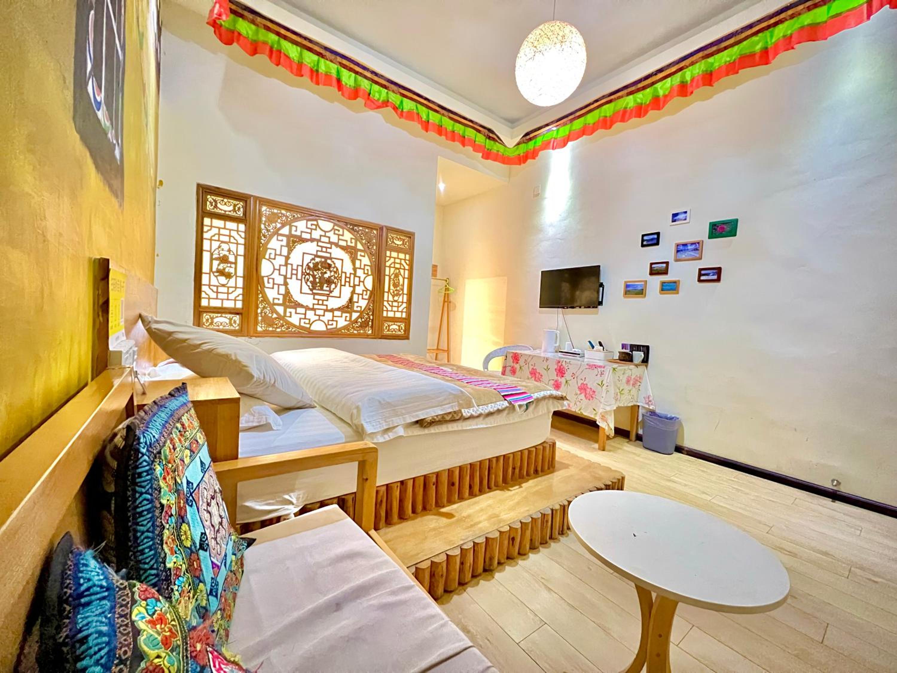 Shangri-La Chudengshuo Homestay楚登硕民宿