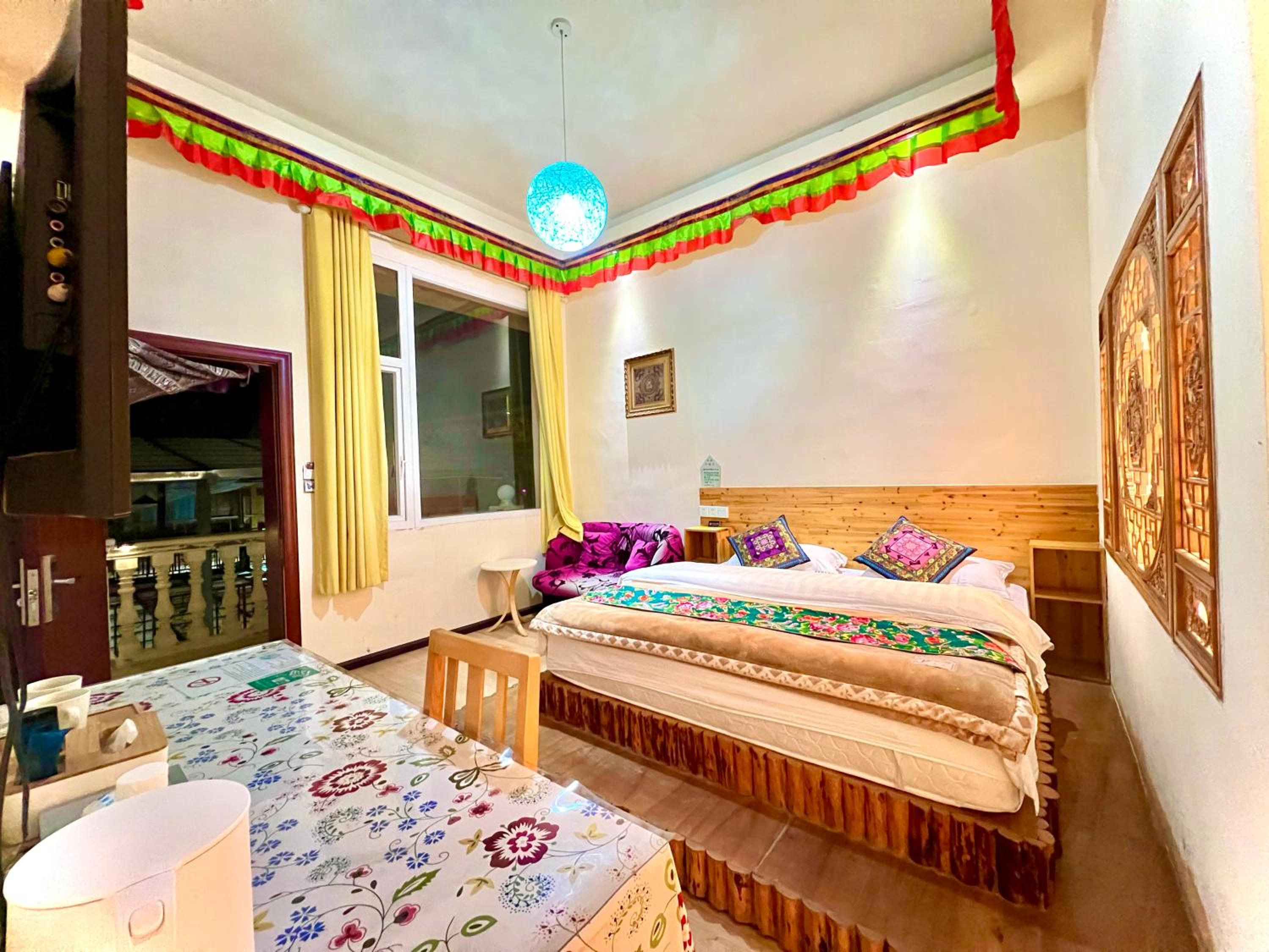 Shangri-La Chudengshuo Homestay楚登硕民宿