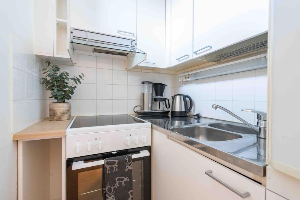 Ounas Orohat apartment