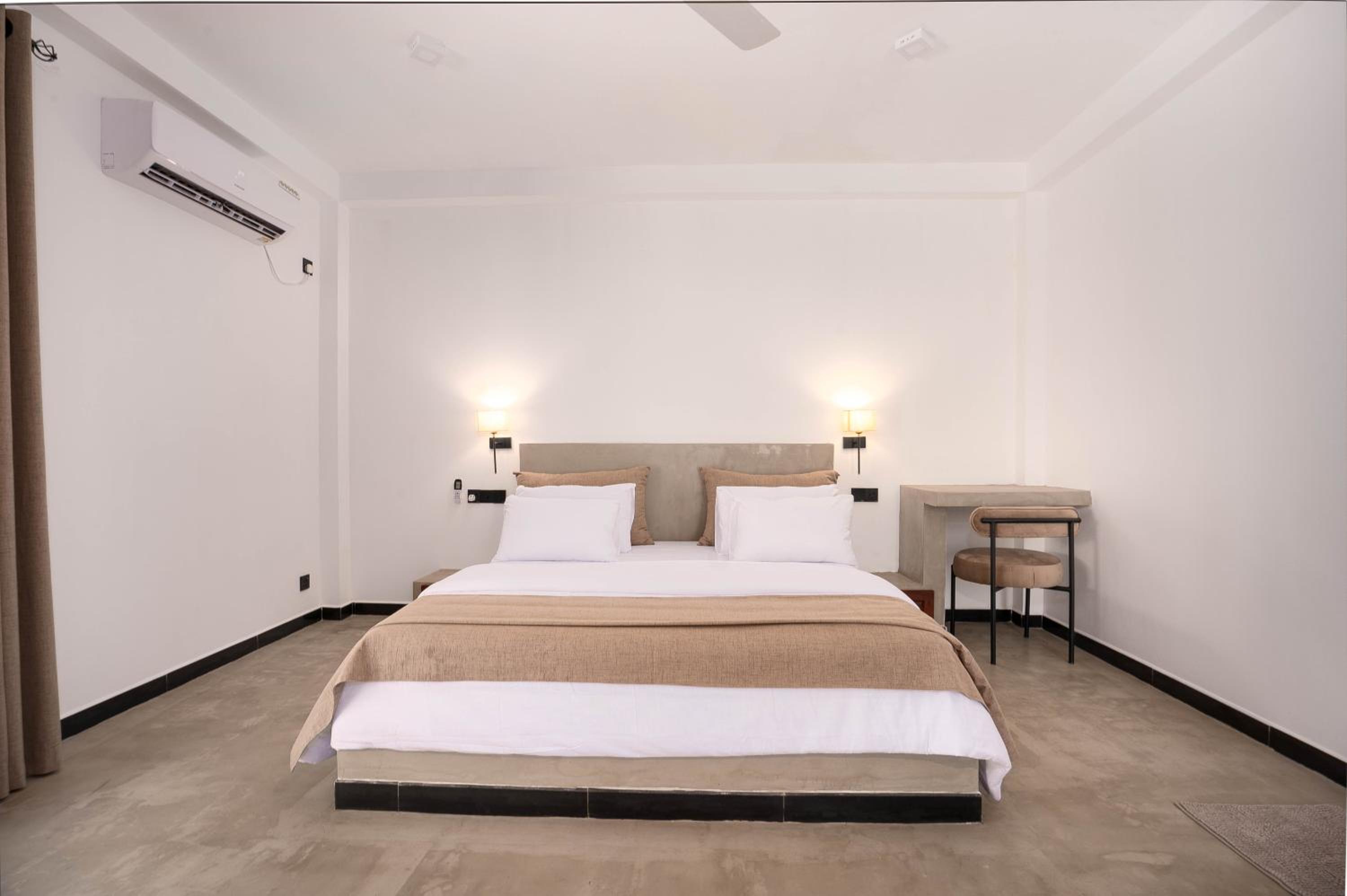 Hasthri Boutique Brown Apartment in Ahangama with pool Near Beach view 3
