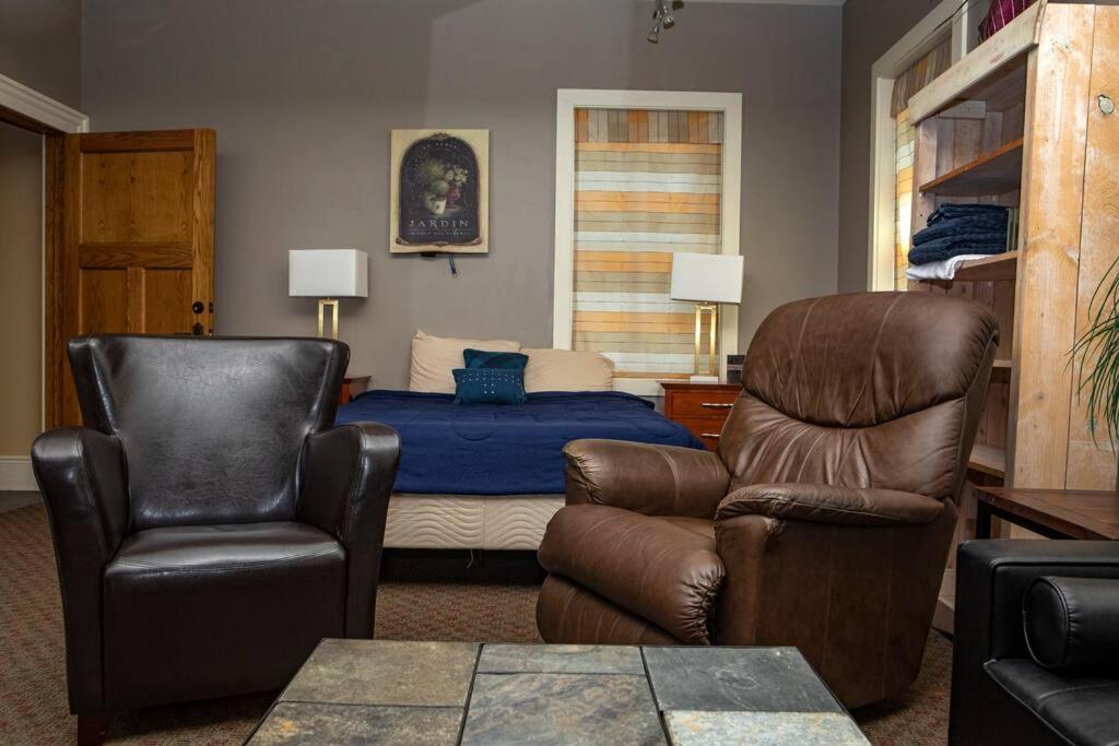 Dunleith House - Bridgeview Suite view 4
