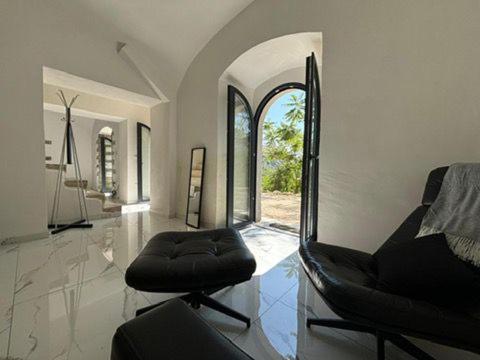Abruzzo Farmhouse with Spectacular Views