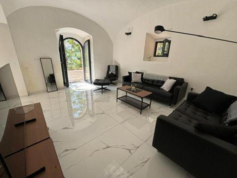Abruzzo Farmhouse with Spectacular Views