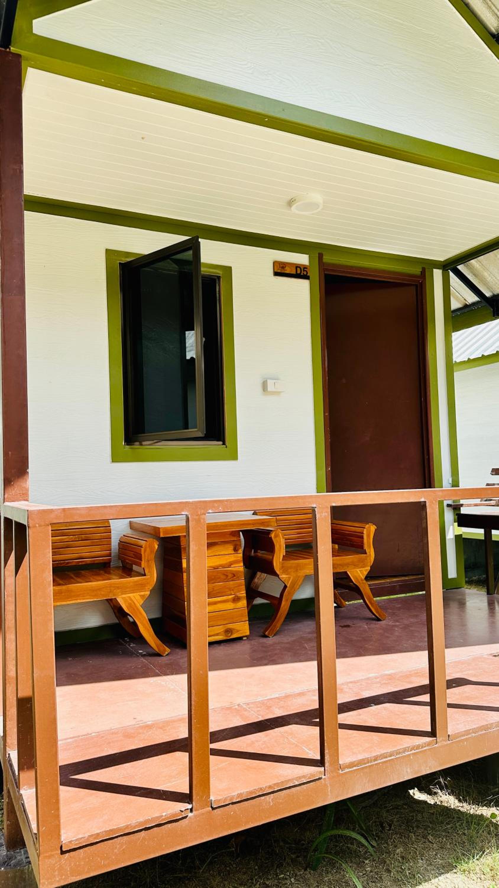 Lanta L.D. Beach Bungalow