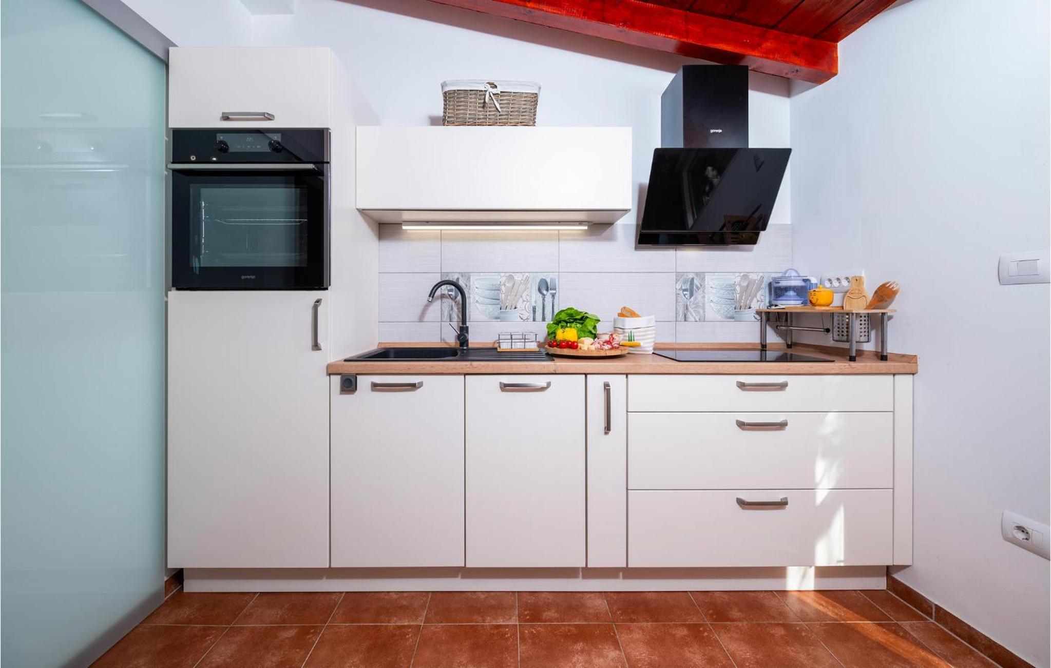 Amazing Home In Vodnjan With Wifi view 5