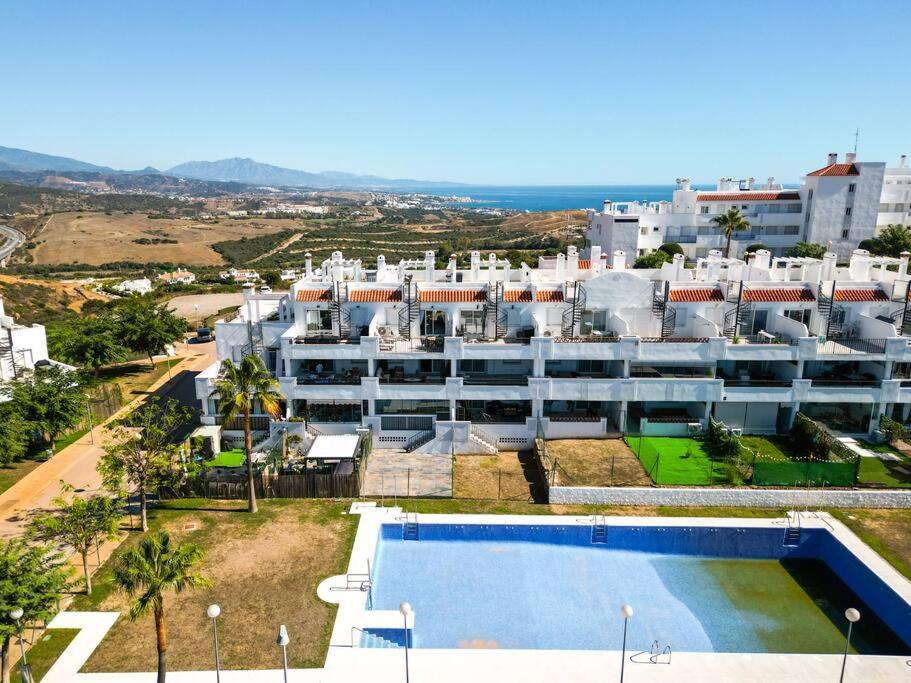 Casares Del Sol