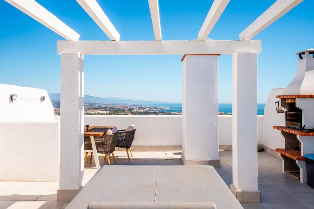 Casares Del Sol