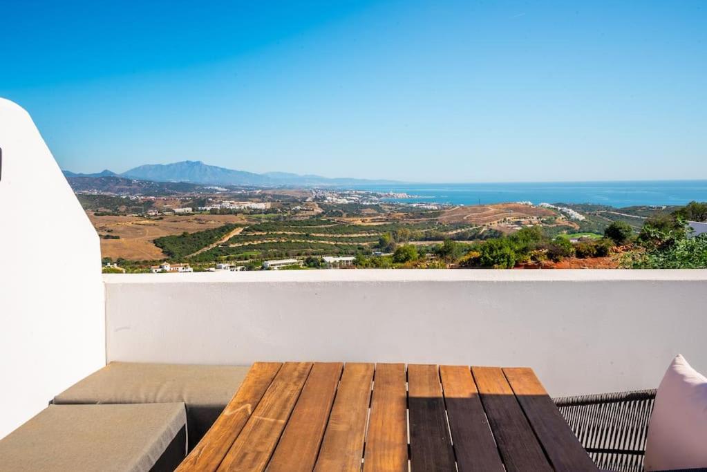 Casares Del Sol