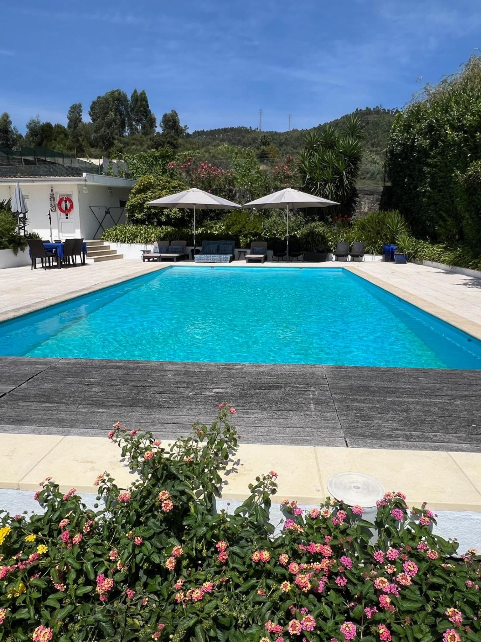 HostWise - Modern Villa & Shared Pool in Paredes