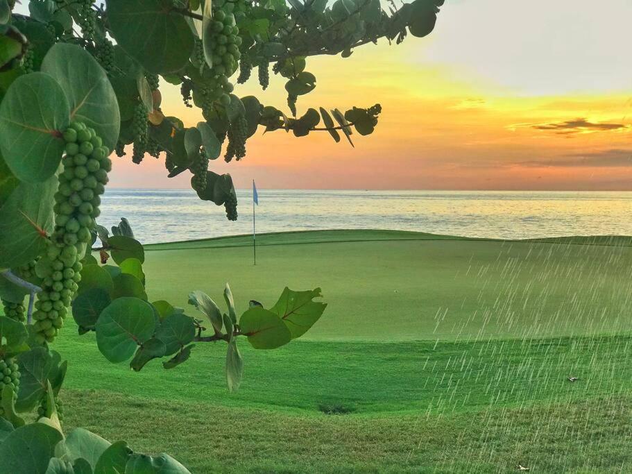 Amanece frente al mar