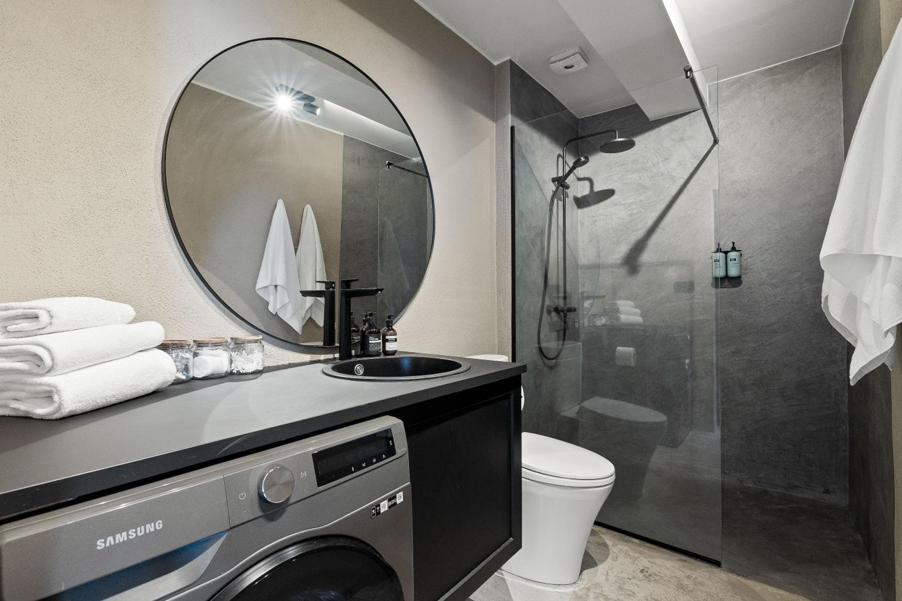 Amazing Design Apartment in Downtown Reykjavik view 3