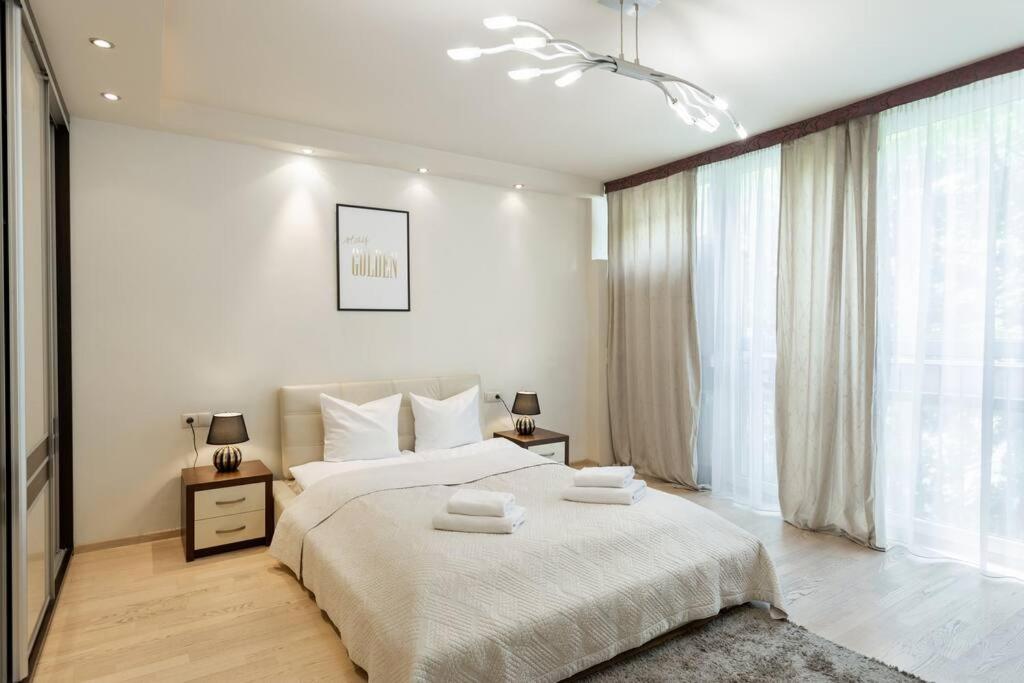 Golden Apartments Warsaw - Best Location in City Center Grzybowska 5-305
