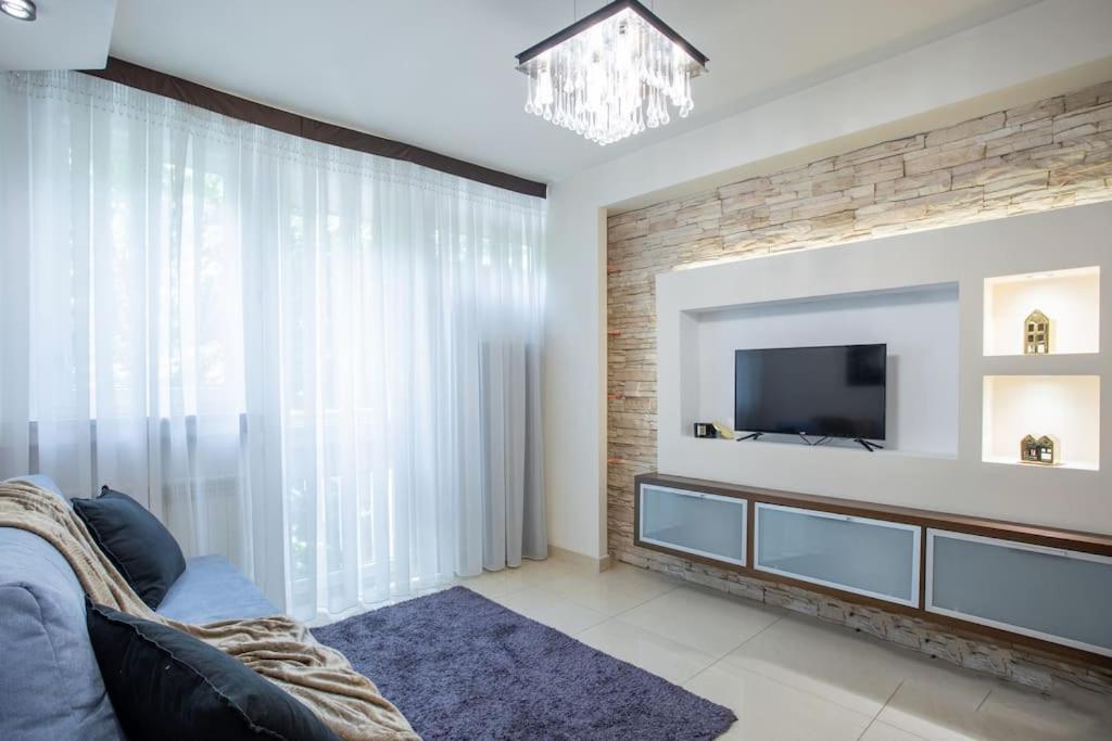 Golden Apartments Warsaw - Best Location in City Center Grzybowska 5-305
