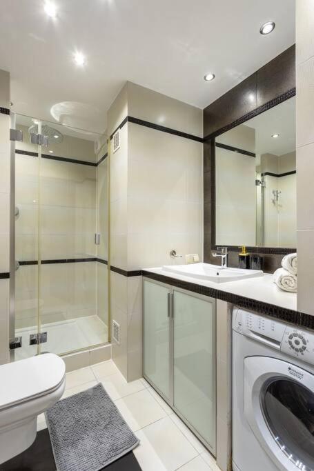 Golden Apartments Warsaw - Best Location in City Center Grzybowska 5-305
