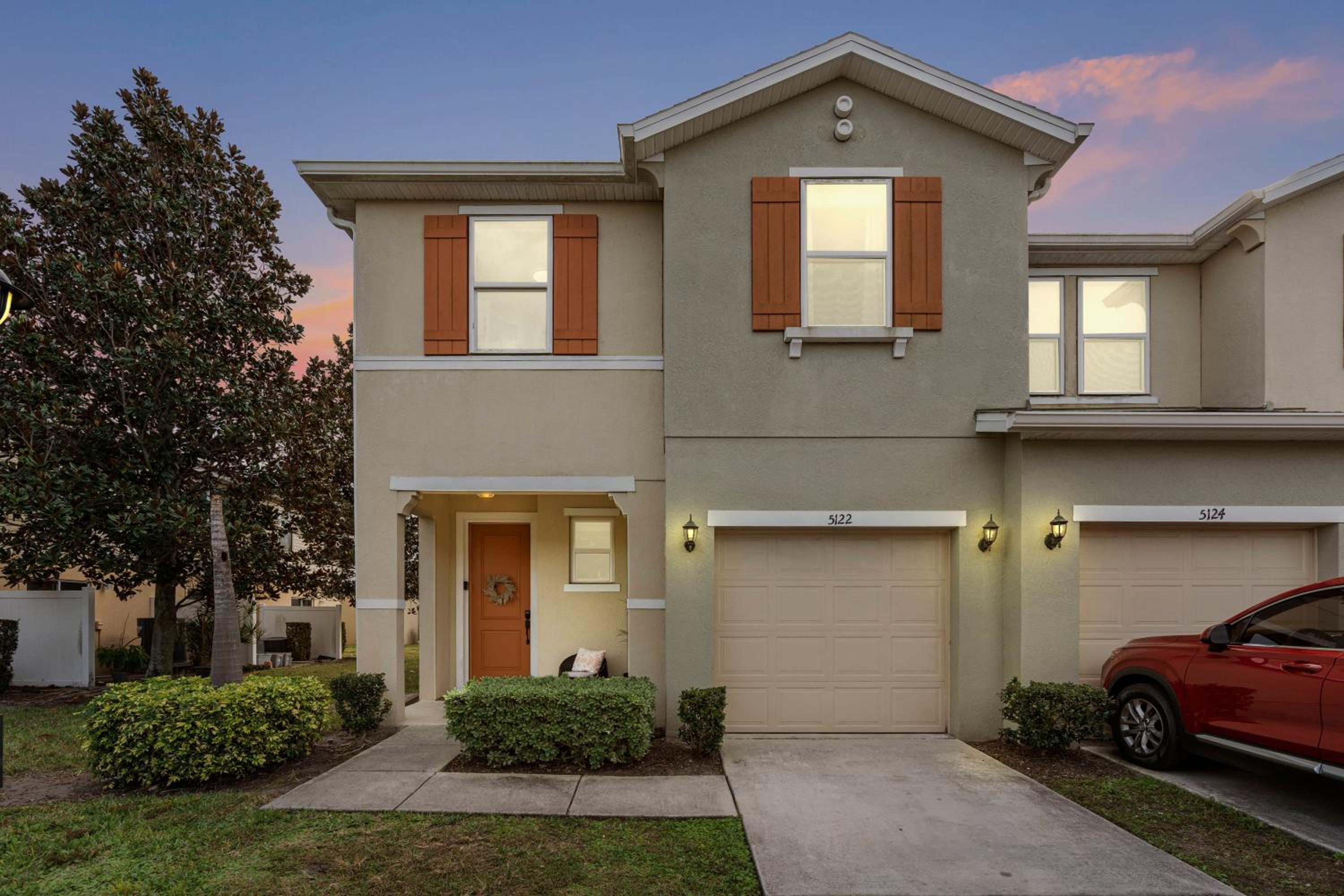 Amazing 4BdrmsPrivate Hot Tub7 miles from Disney