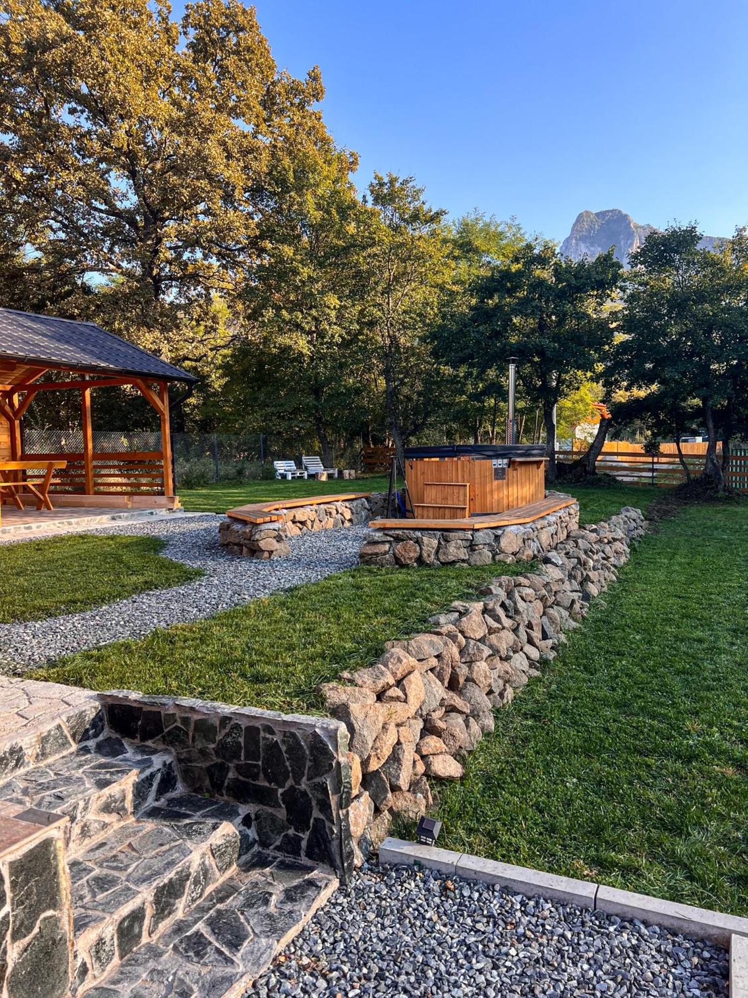Cabana Mirajul Rimetea - Cozy, Mountain View & Hot Tub view 5