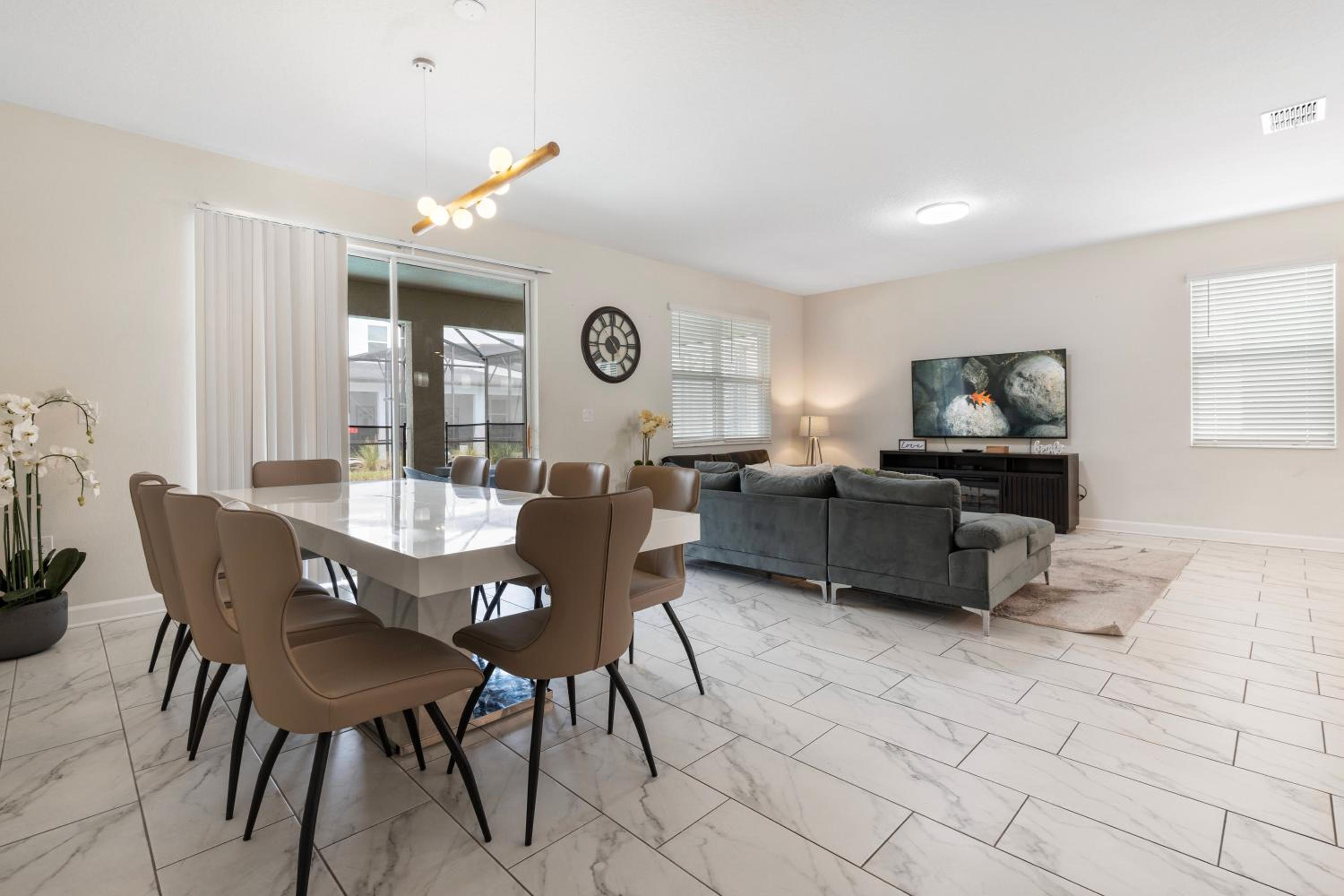 New Home 9Bedrooms e 5Bath At Storey Lake view 3
