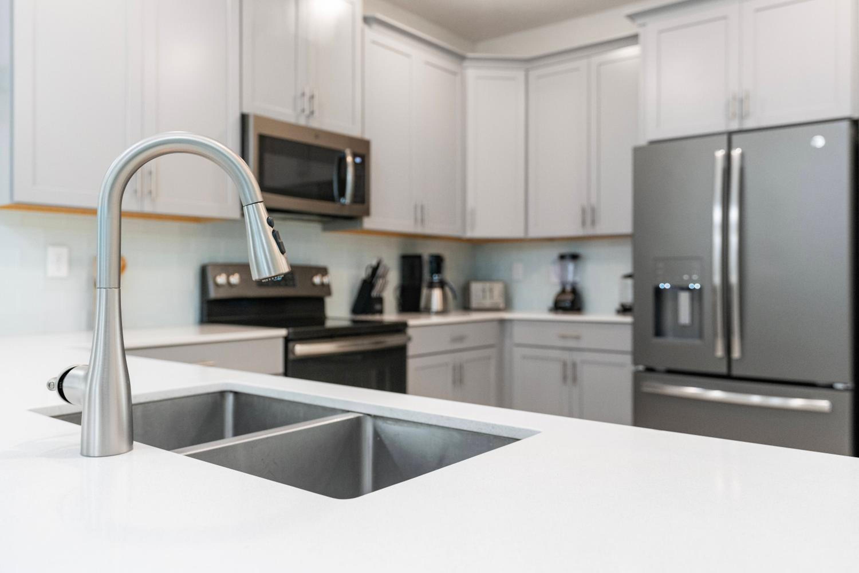 New Home 9Bedrooms e 5Bath At Storey Lake view 4