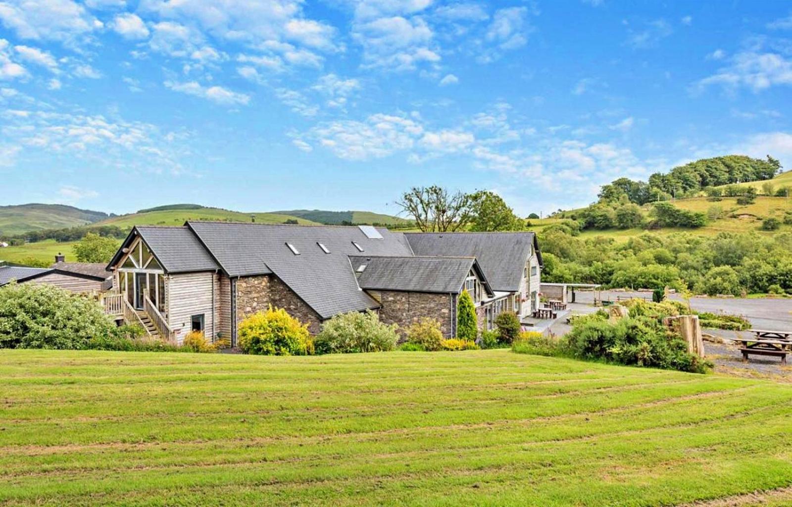 Finest Retreats - The Welsh Barn view 2