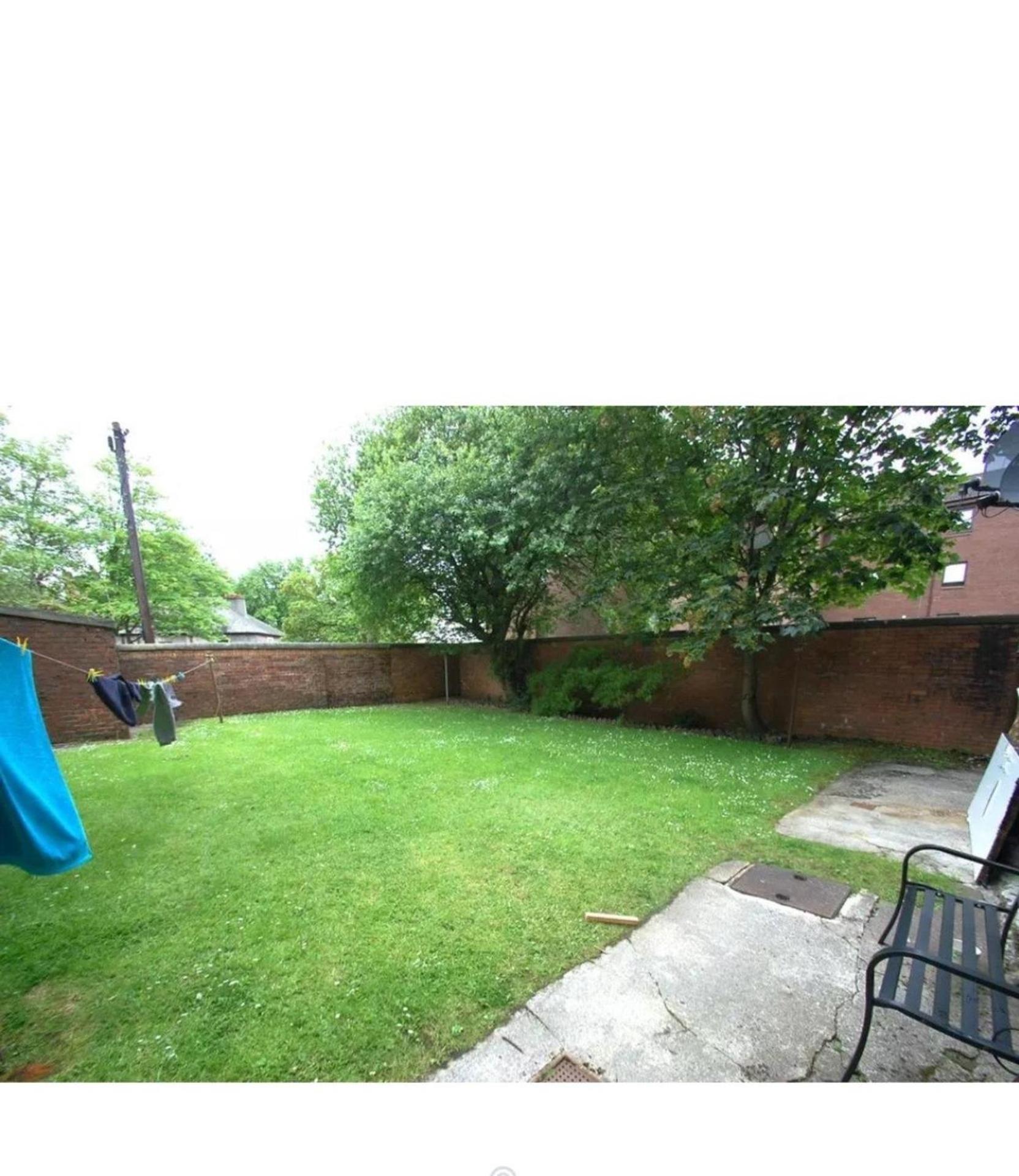 Flat in glasgow close to all local amenities view 5