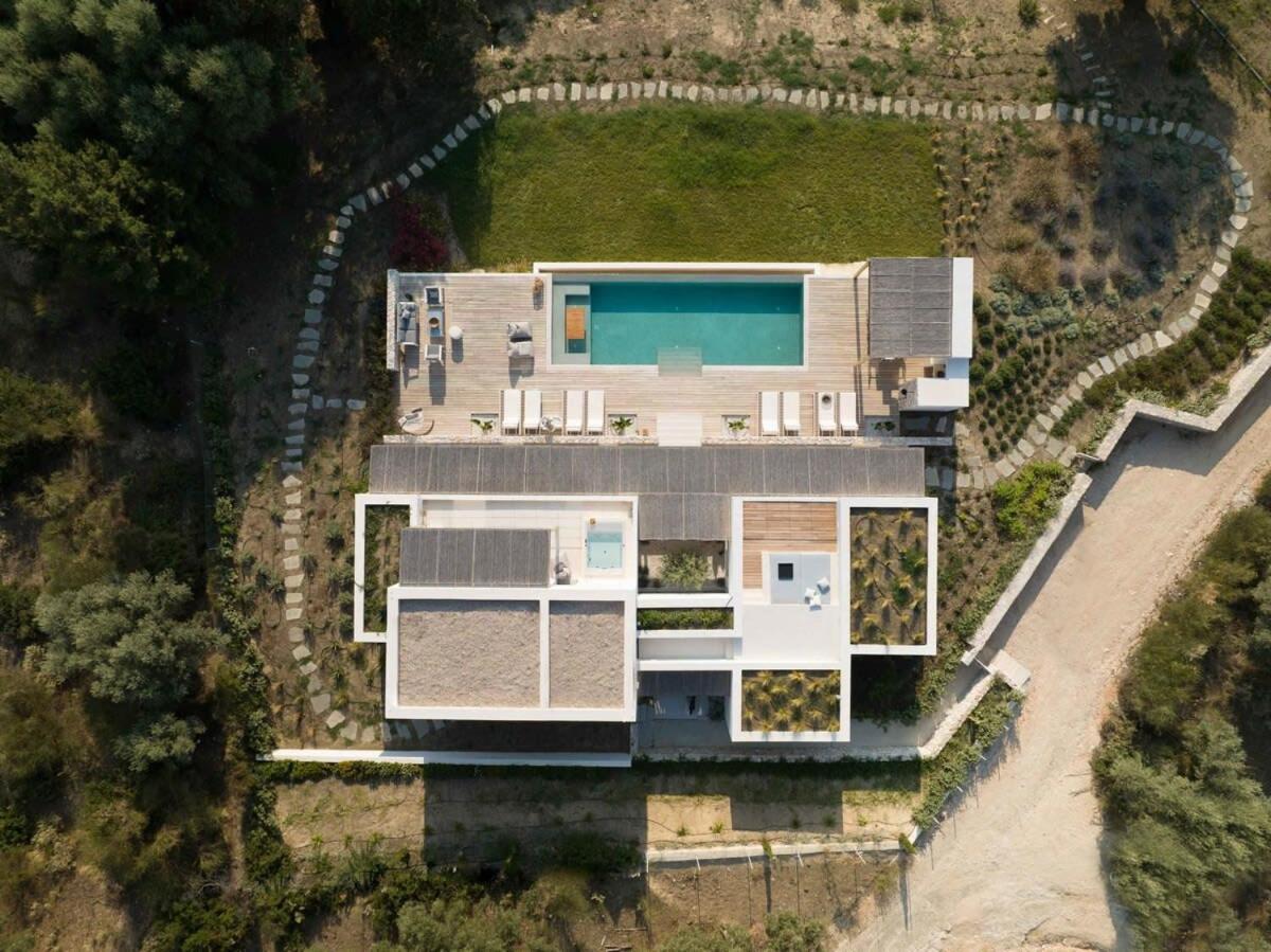 Villa No Worries - Where Tranquility meets Luxury view 4