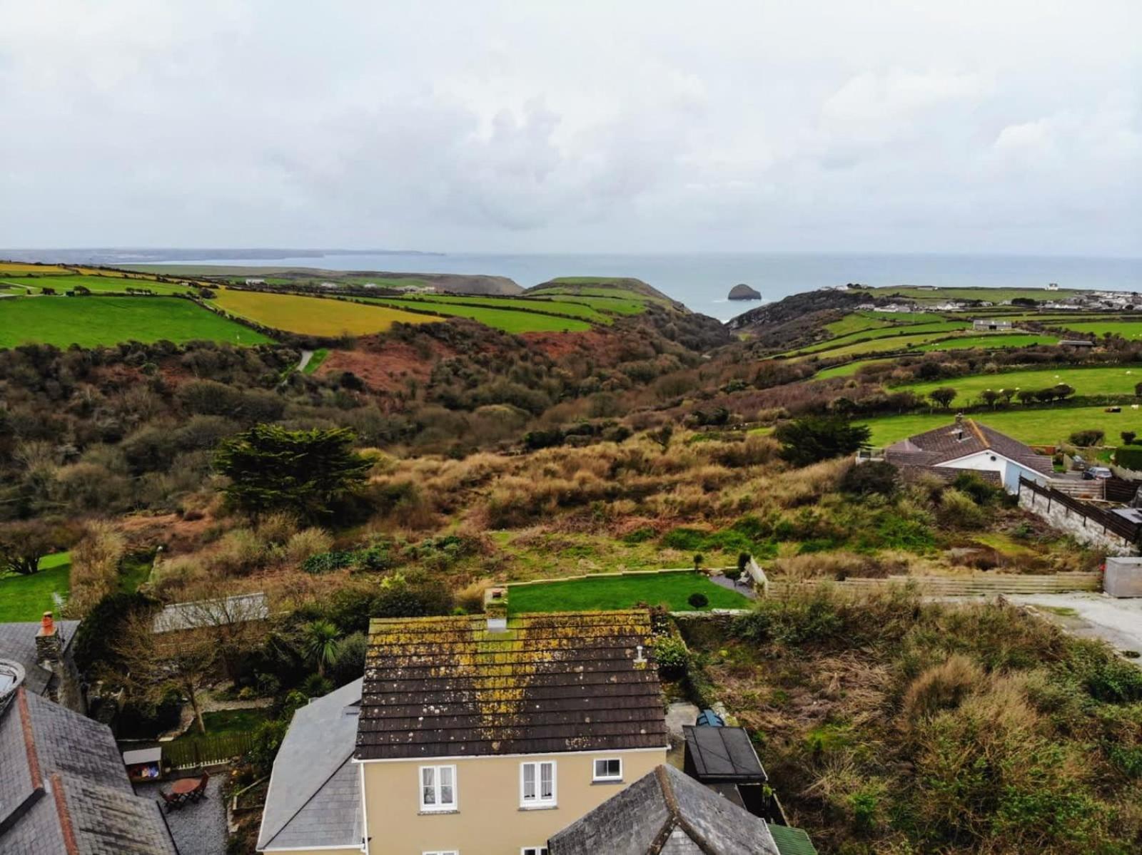 Peaceful Home Sea Views Private Parking view 3