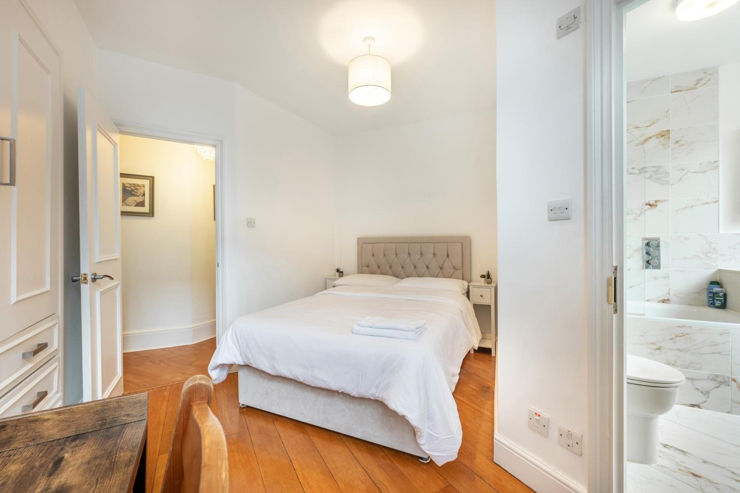 Modern 2 Bedroom Apartment in Central London