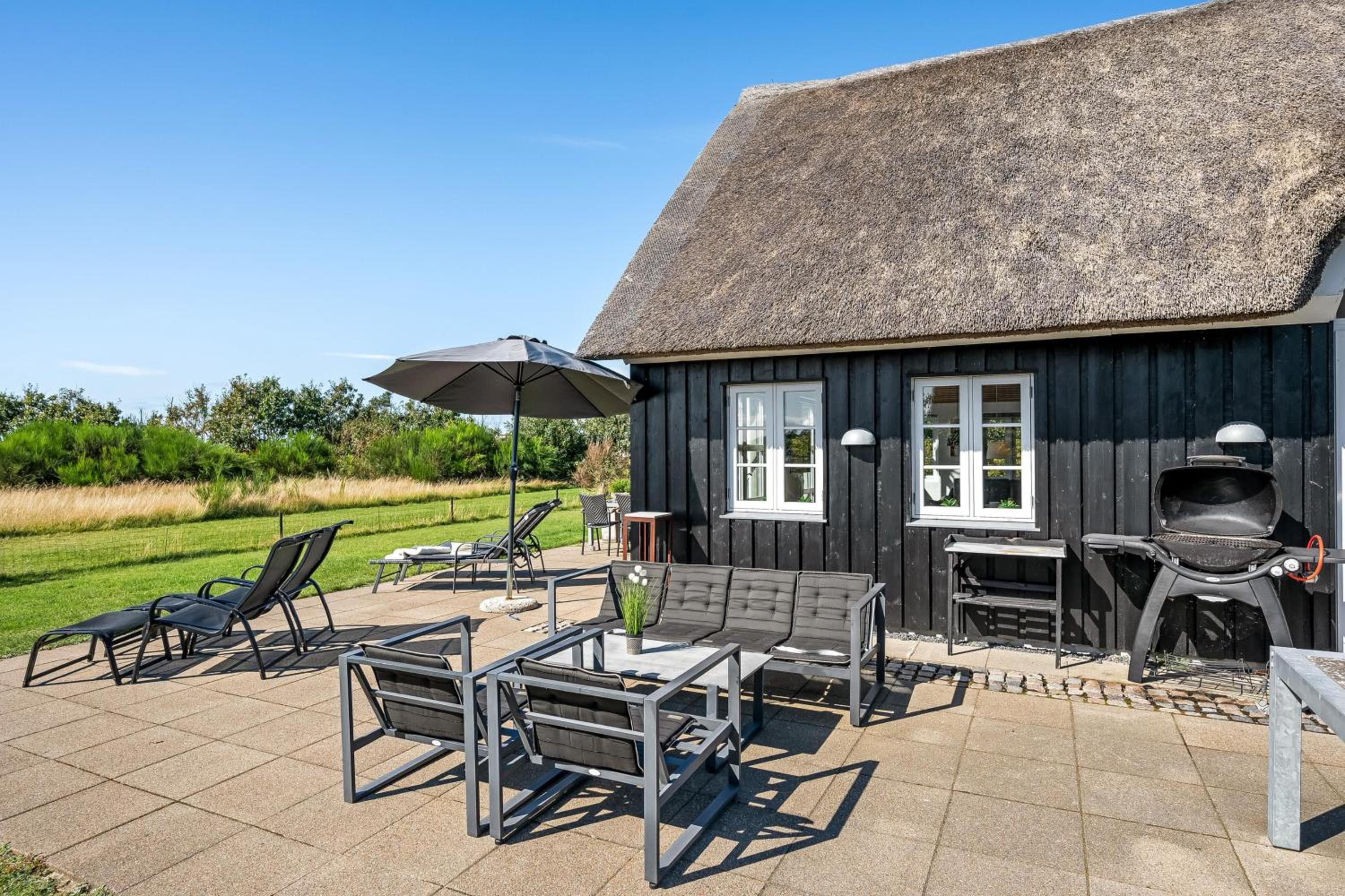 Lovely Holiday Home With Fantastic Views, Fenced Grounds, And A Wilderness Bath view 3