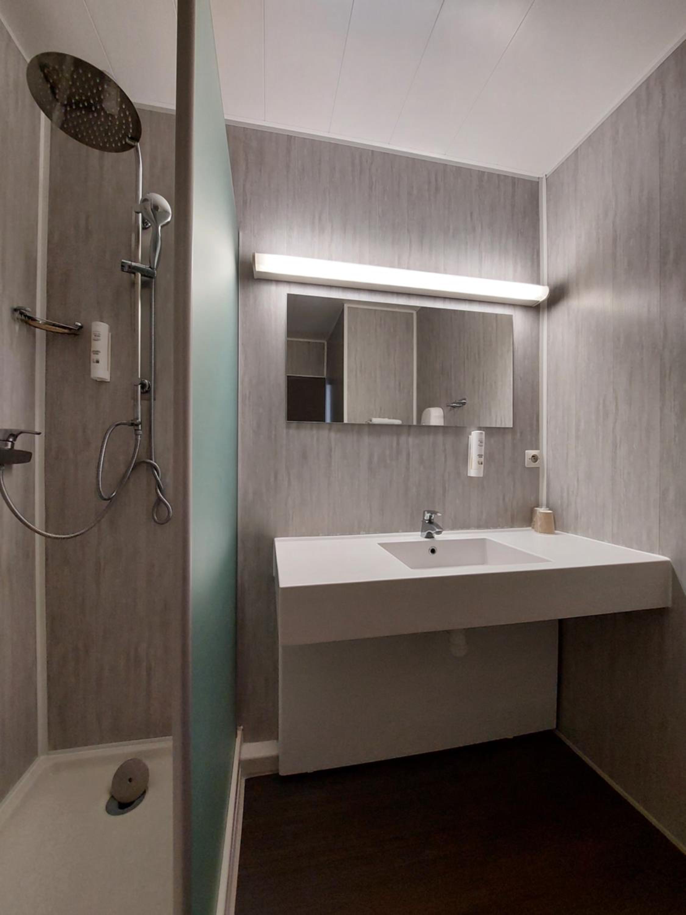 Cevenol Hotel - Property Image 8