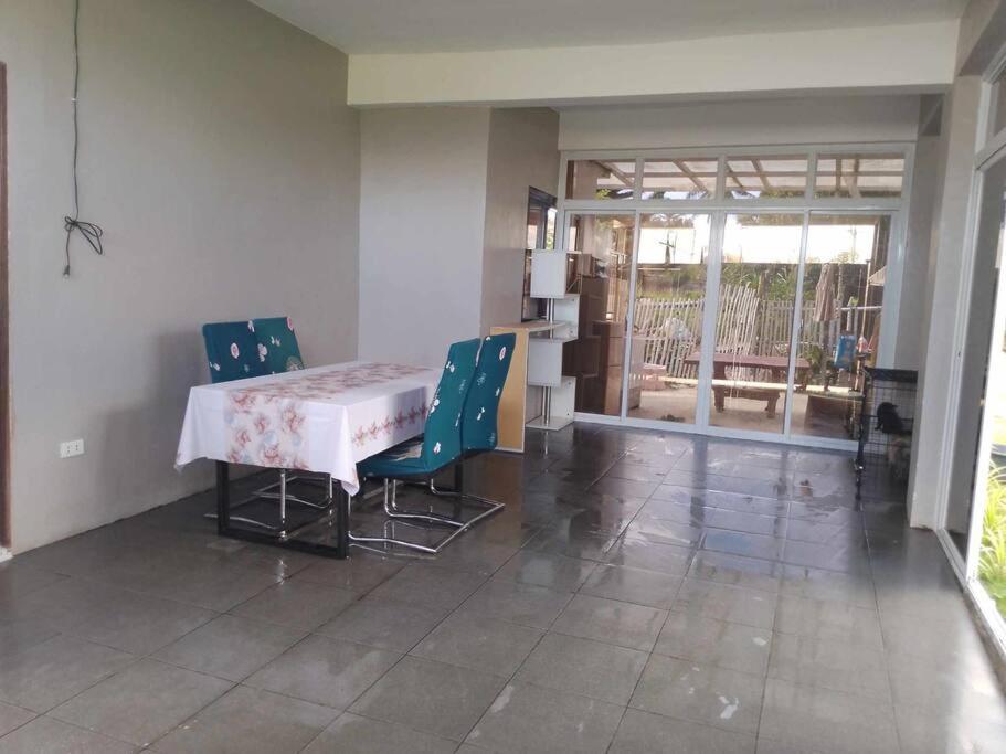 Alohas lounge tagaytay, photo 12