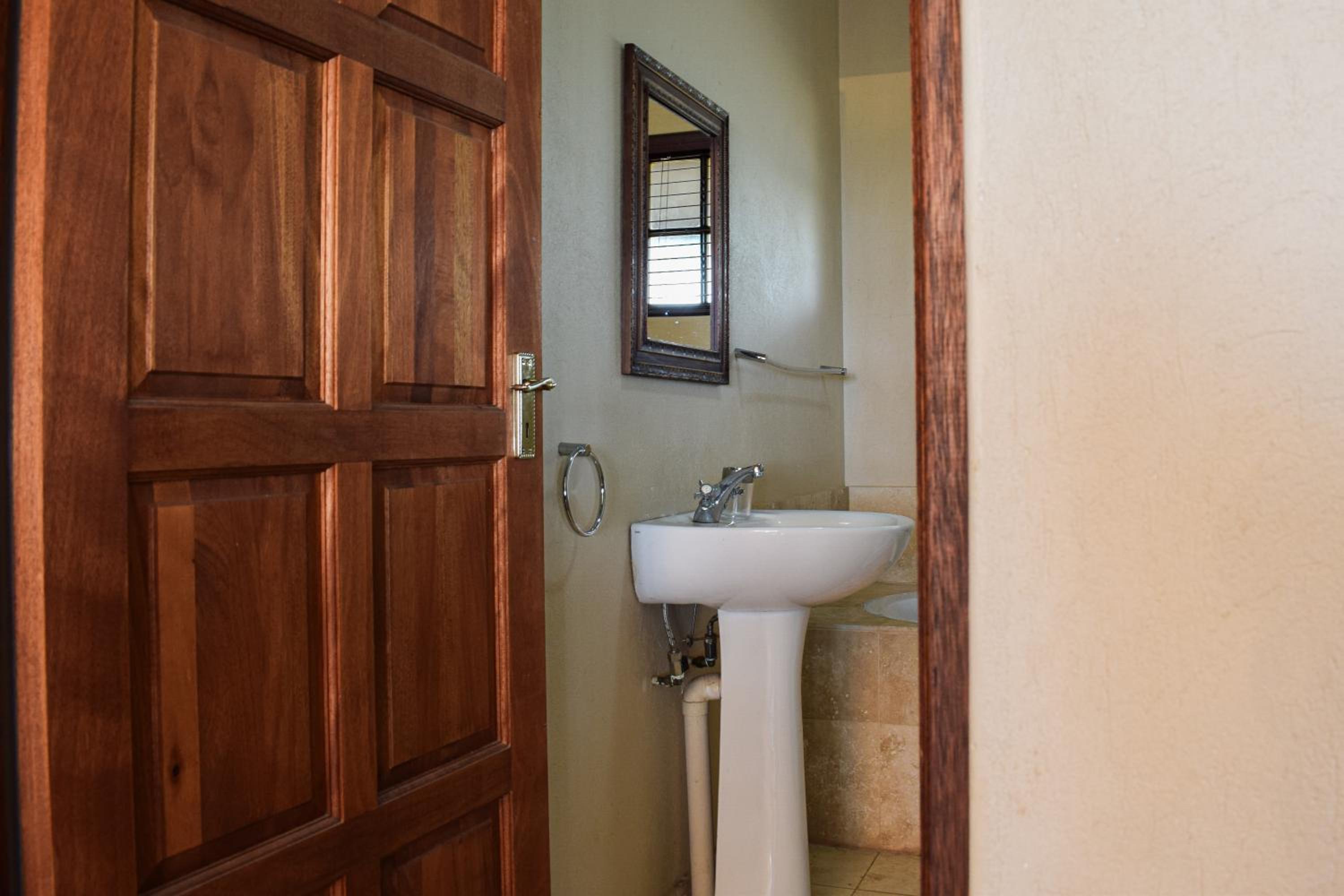 DullVino Apartment 8 at Millers Cove view 3