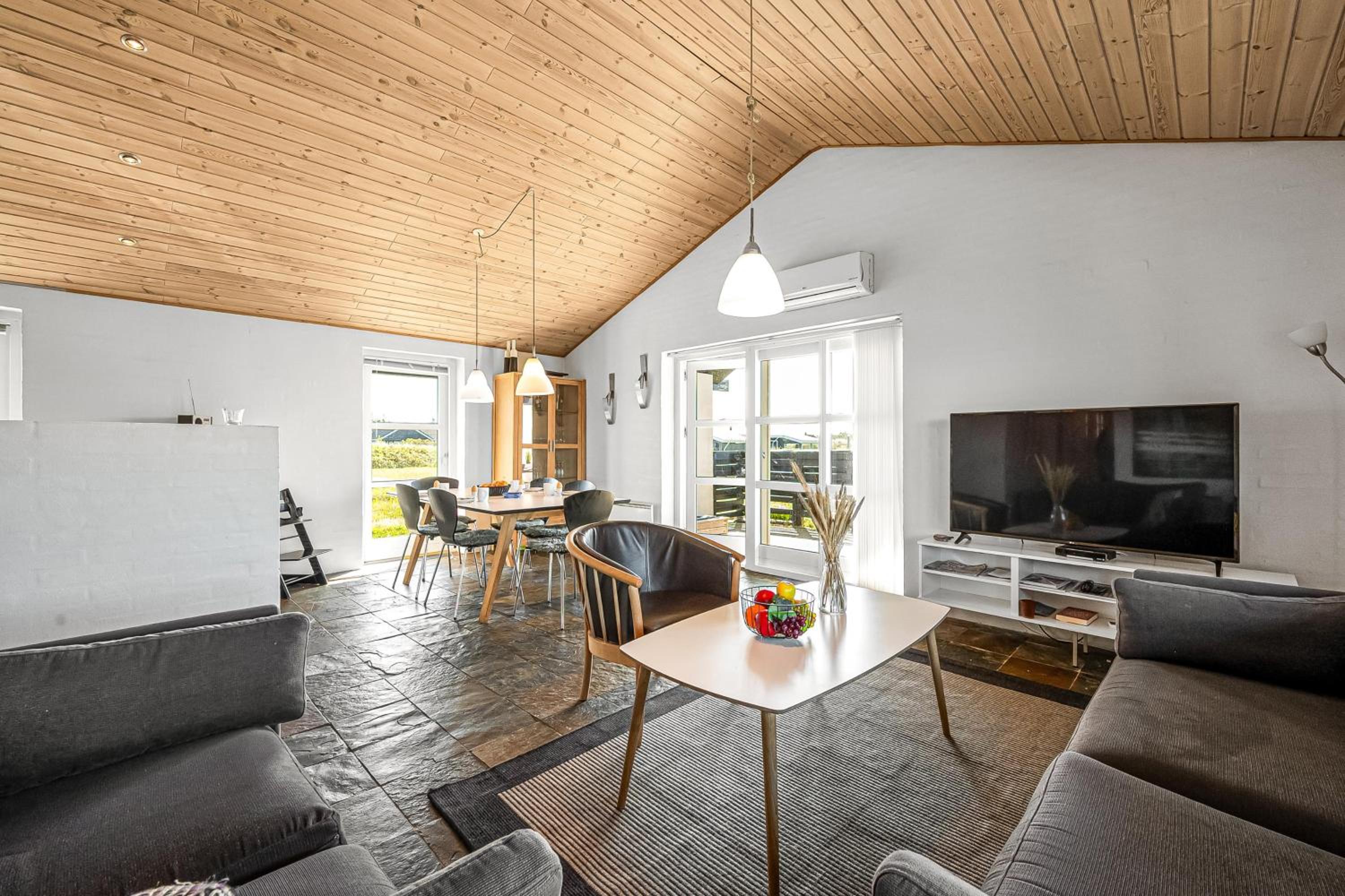 Spacious Holiday Home, Located Close To The North Sea, Halfway Between Hvide Sande And Søndervig, With A Spa And Sauna, view 4