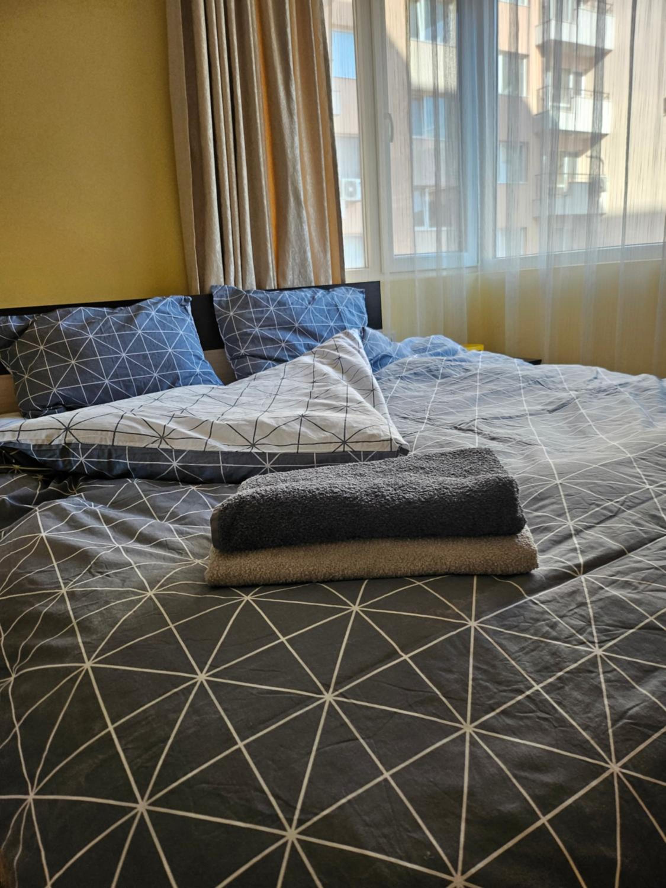 Boutique apartment yellow 1