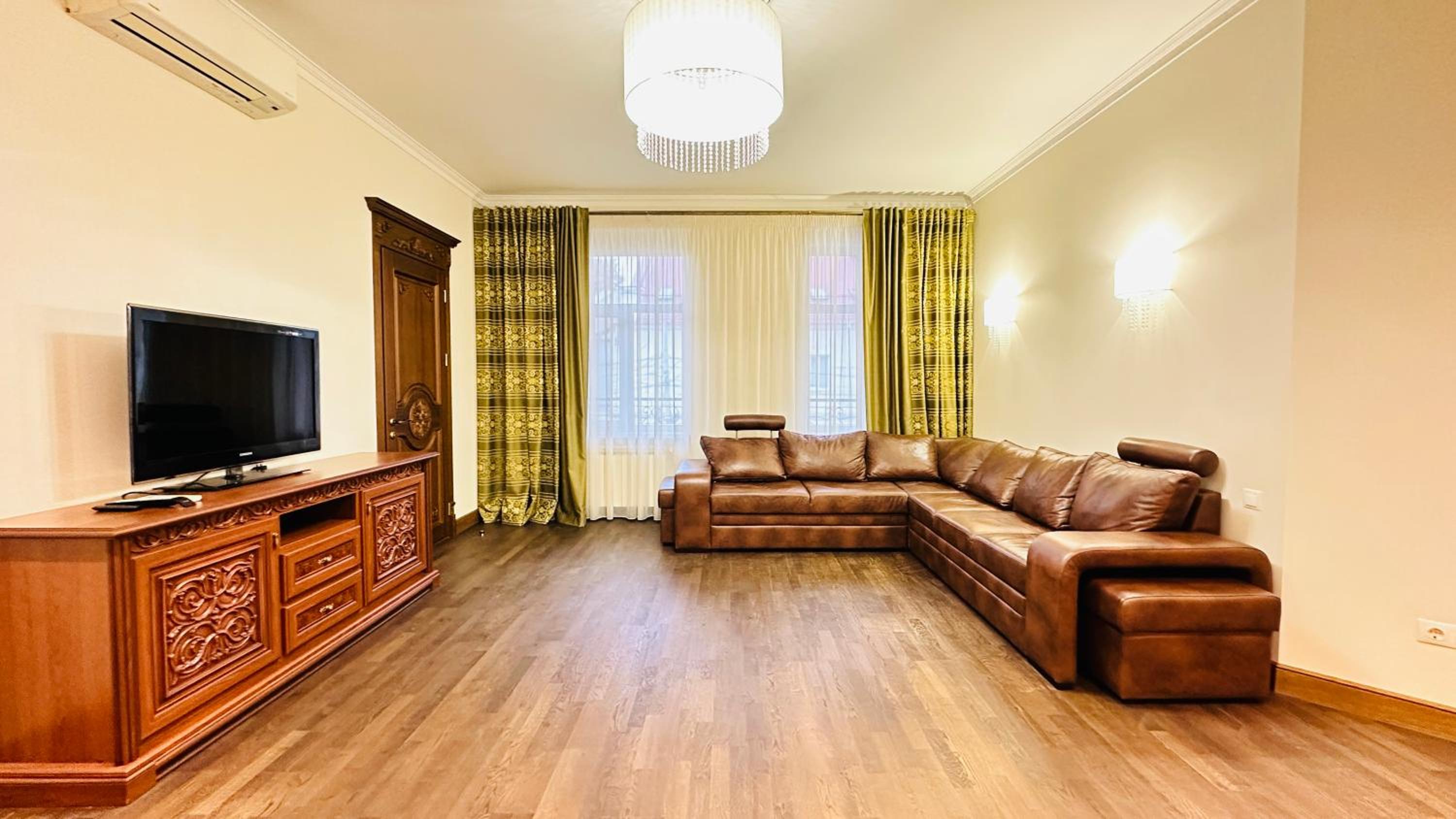City Centre 2 bedroom Business Apartment view 2