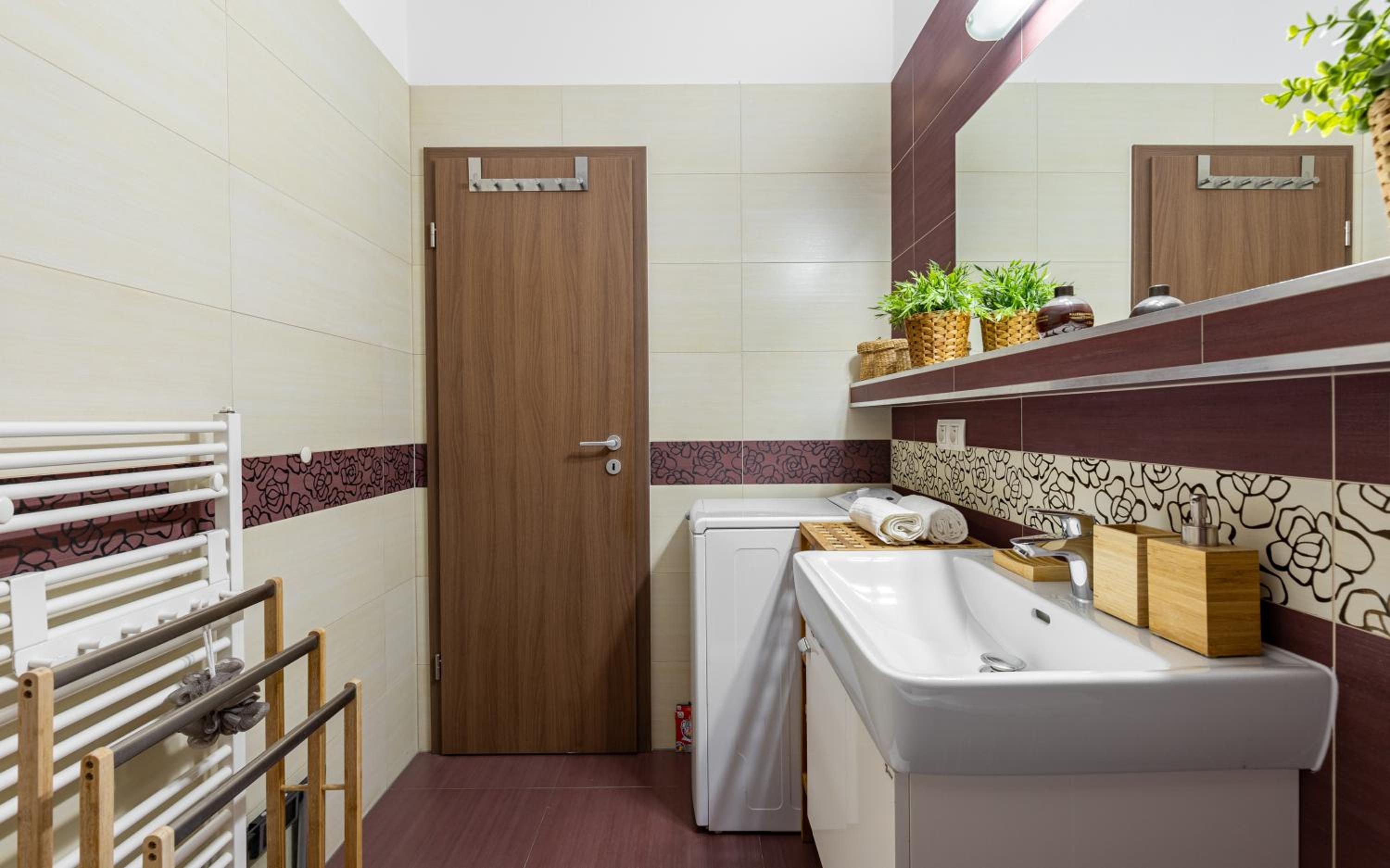 BNB Bosakova Retreat with balcony view 5