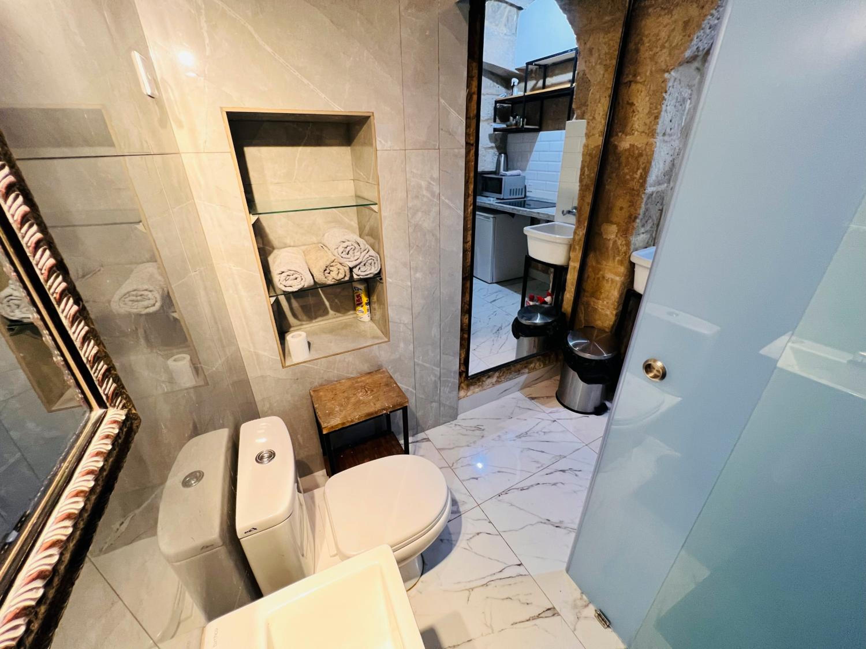 Cozy Charming Townhouse Prime Area Valletta view 4