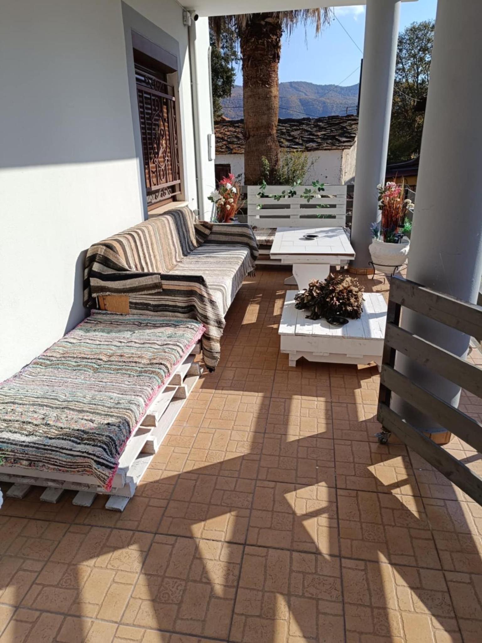 Villa Saris view 3