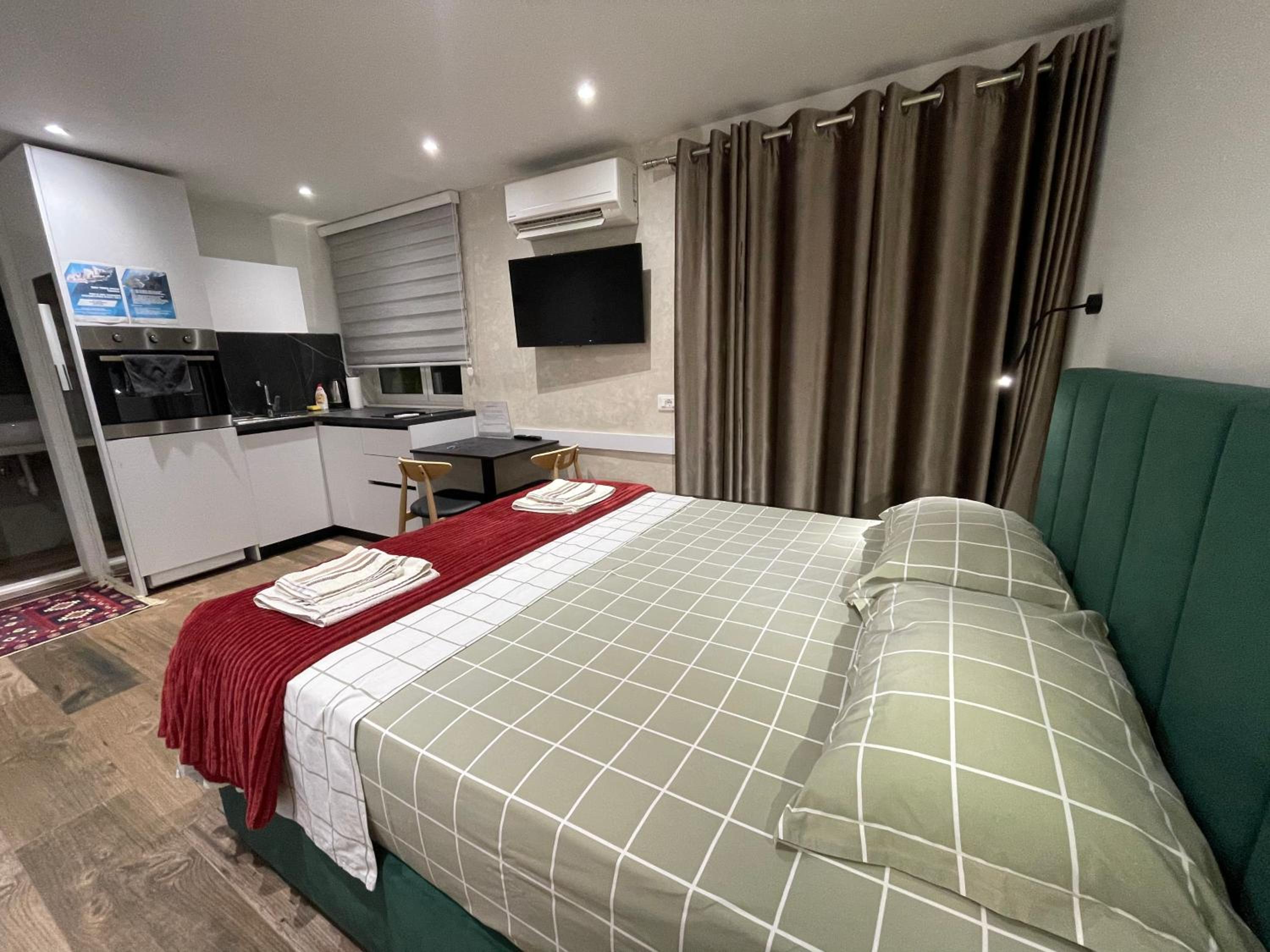 Le petite Studio Apartments - ENJOY TRAVEL