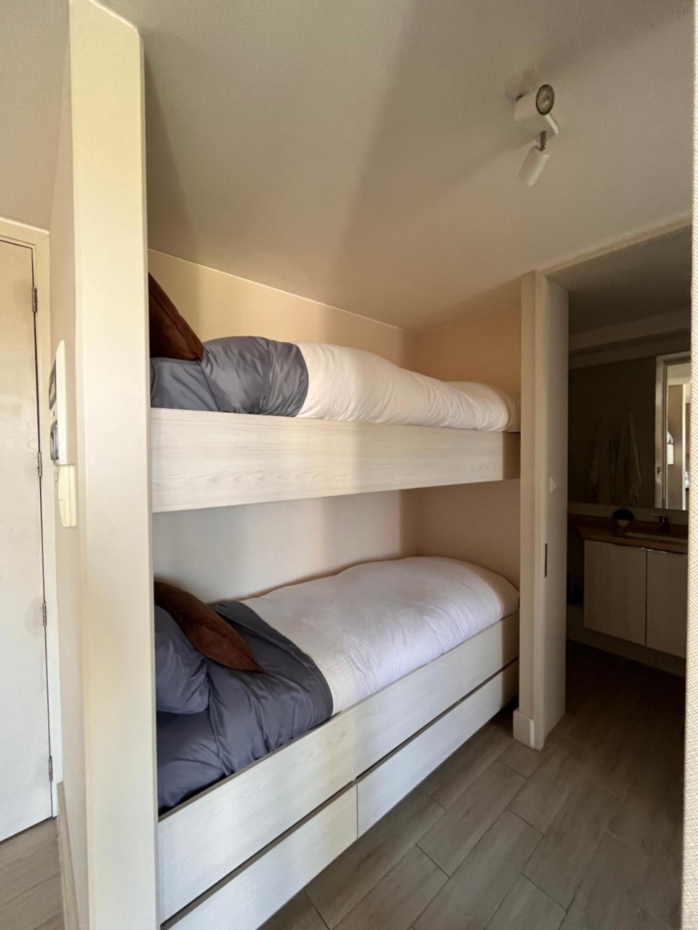 Hermoso Depto 1 dormitorio y litera náutica con vista al lago y volcanes